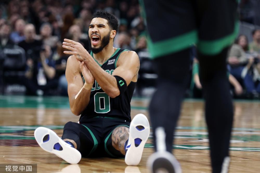 表现得异常 表现得异常