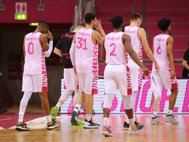 特里描述了 特里描述了